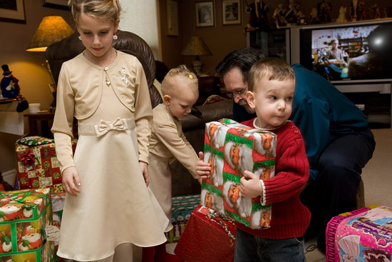Poppa sorts out some gifts